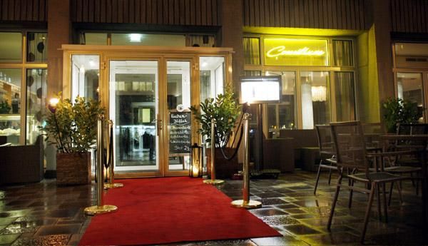 Restaurant Consilium - der Eingang bei Nacht des Consilium