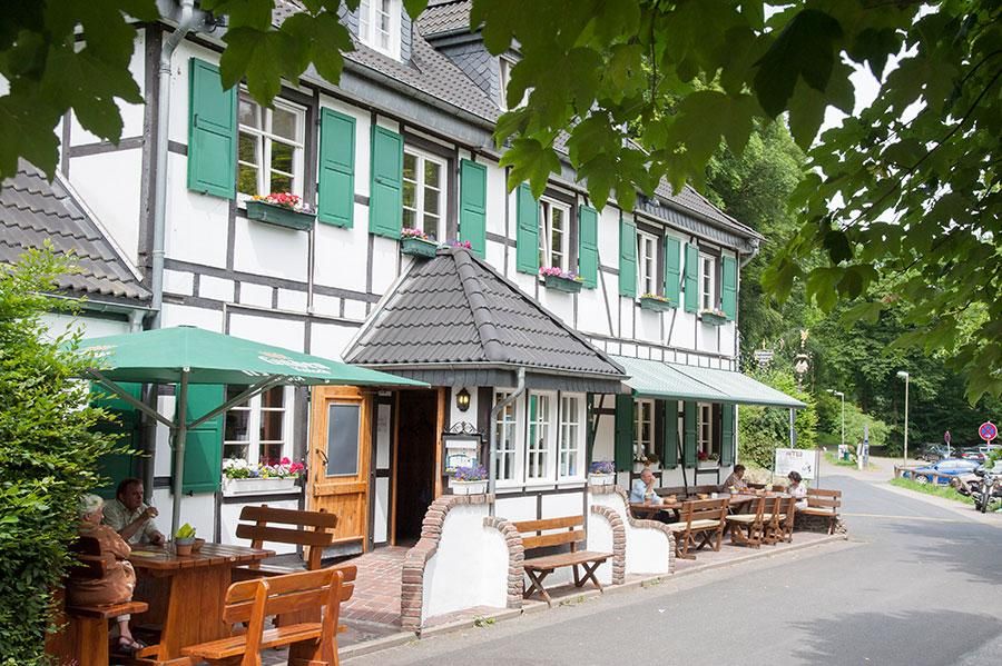 Restaurant Wißkirchen - Außenansicht mit Terrasse
