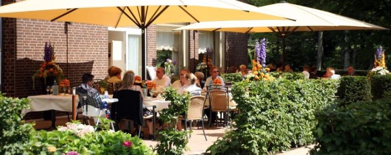 Restaurant Zur Windmühle - Außenansicht Terasse