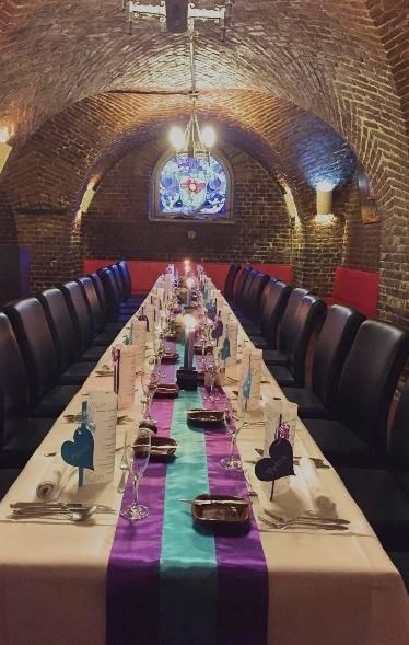 Restaurant Mederrano - Gedeckter Tisch im Innenraum
