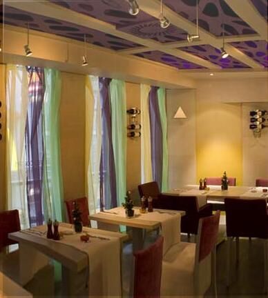 Restaurant Das Kleine Steakhaus - Eingedeckte Tische